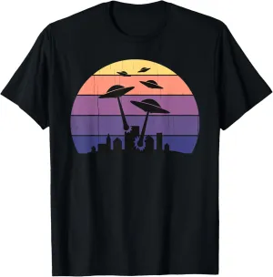 Retro Sunset UFO - Cool Vintage Alien Sci Fi Flying Saucers T-Shirt