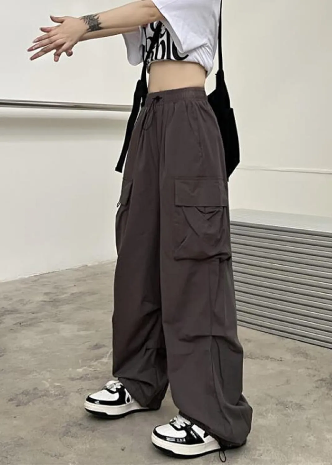 TSMNZMU Womens Baggy Cargo Pants Casual Hiking Trousers Loose Fit Parachute Pants Y2K Hight Waist Mutil Pocket Trousers